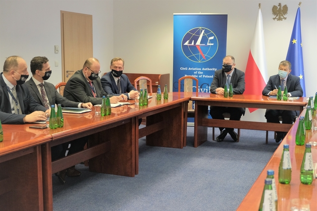 Szef EASA - Patrick Ky oraz Prezes ULC Piotr Samson podczas spotkania w ULC